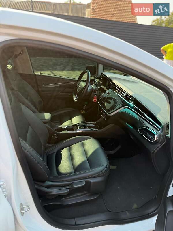 Хэтчбек Chevrolet Bolt EV 2023 в Николаеве