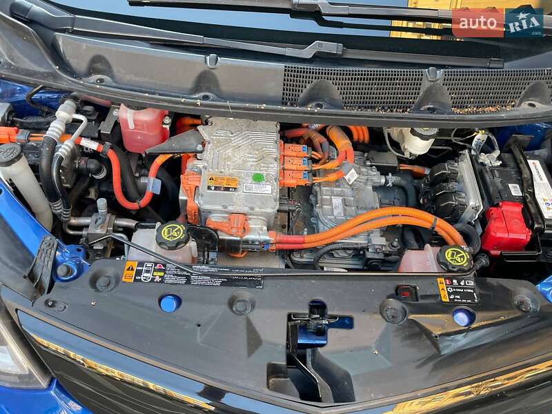 Хэтчбек Chevrolet Bolt EV 2020 в Киеве
