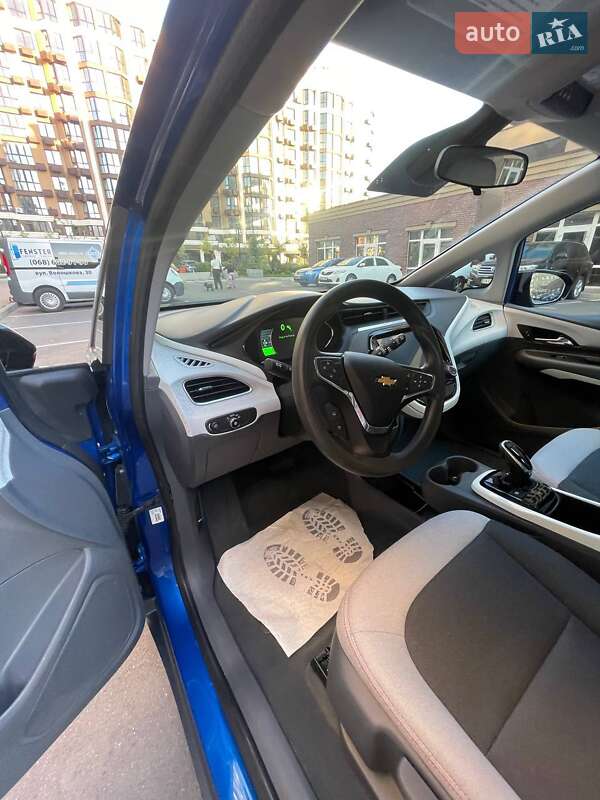 Хэтчбек Chevrolet Bolt EV 2020 в Киеве