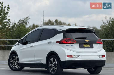 Хэтчбек Chevrolet Bolt EV 2018 в 