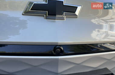 Хэтчбек Chevrolet Bolt EV 2022 в 