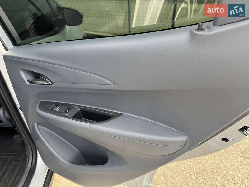 Хетчбек Chevrolet Bolt EV 2021 в Києві фото 39 Хетчбек Chevrolet Bolt EV 2021 в Києві