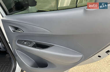 Хэтчбек Chevrolet Bolt EV 2021 в 