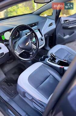 Хэтчбек Chevrolet Bolt EV 2020 в 