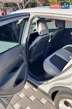 Хэтчбек Chevrolet Bolt EV 2018 в 
