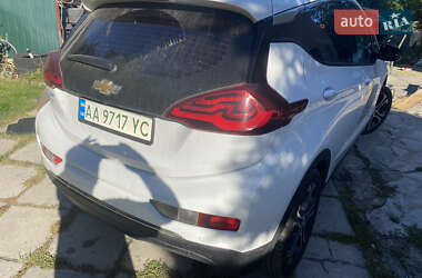 Хэтчбек Chevrolet Bolt EV 2018 в 