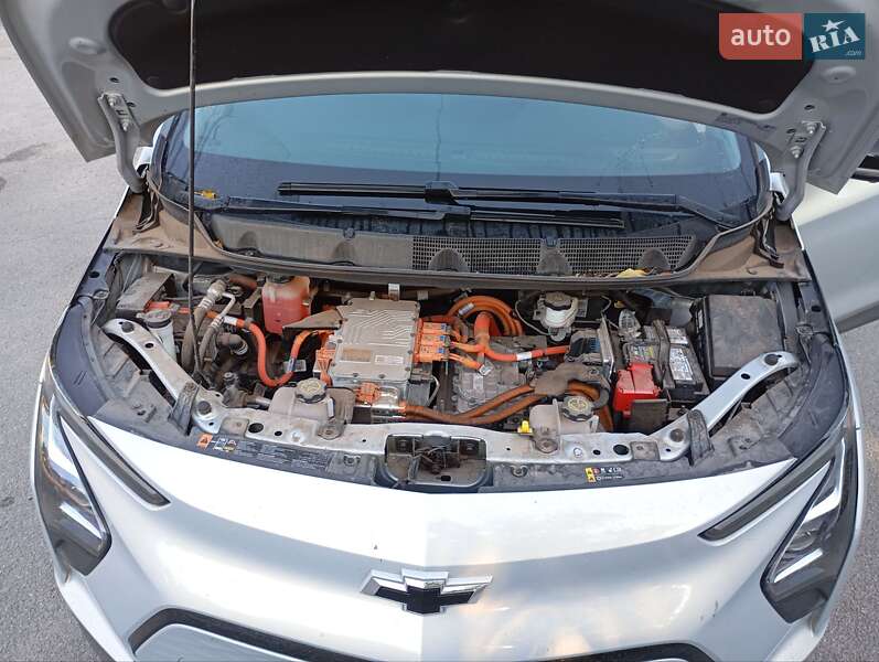 Хэтчбек Chevrolet Bolt EV 2022 в Кропивницком