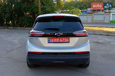 Хэтчбек Chevrolet Bolt EV 2022 в 