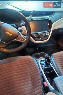 Хэтчбек Chevrolet Bolt EV 2017 в 