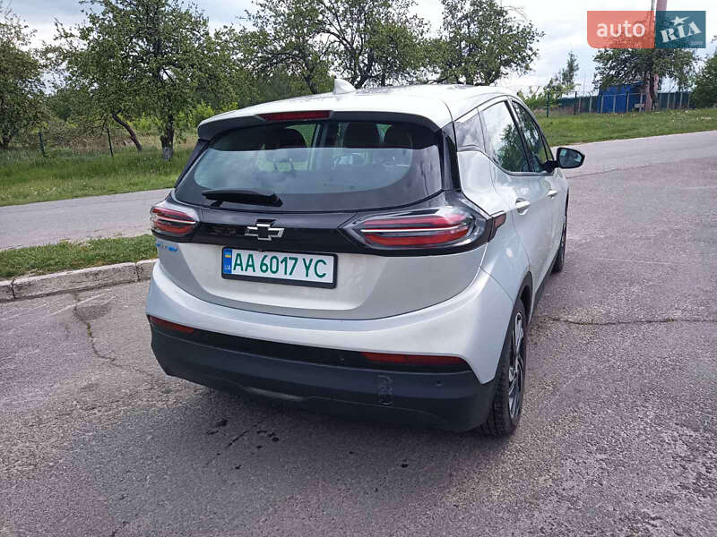 Хэтчбек Chevrolet Bolt EV 2023 в Киеве