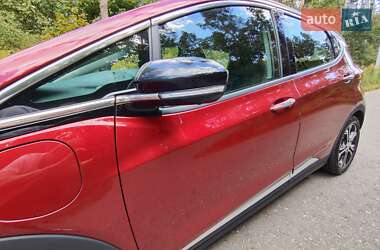 Хэтчбек Chevrolet Bolt EV 2017 в 