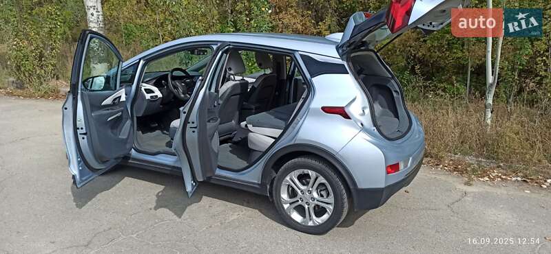 Хэтчбек Chevrolet Bolt EV 2017 в Днепре фото 8 Хэтчбек Chevrolet Bolt EV 2017 в Днепре
