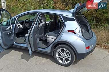 Хэтчбек Chevrolet Bolt EV 2017 в 