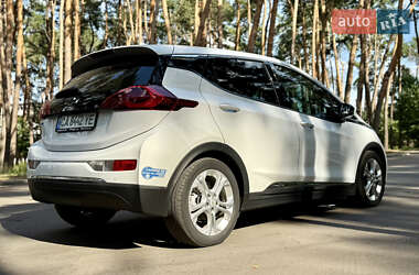 Хэтчбек Chevrolet Bolt EV 2021 в 