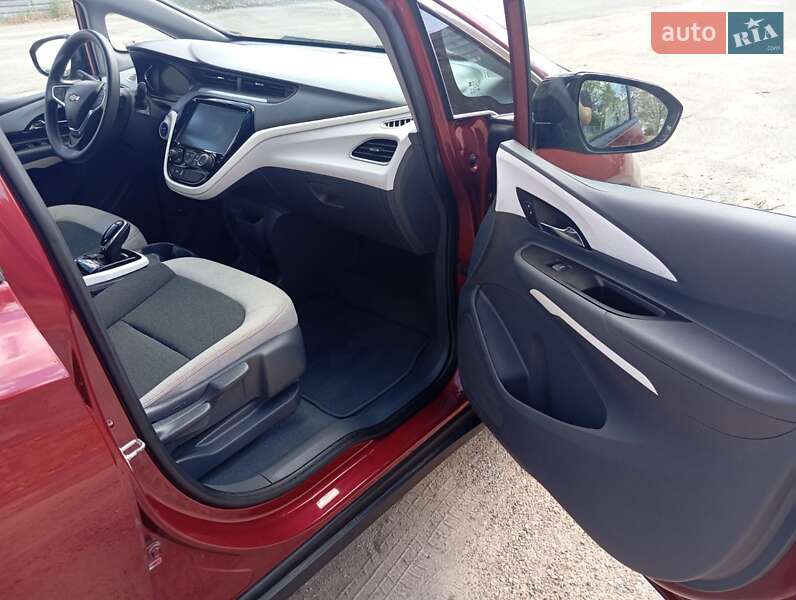Хэтчбек Chevrolet Bolt EV 2017 в Запорожье