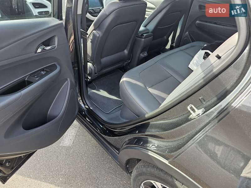 Хэтчбек Chevrolet Bolt EV 2018 в Киеве фото 34 Хэтчбек Chevrolet Bolt EV 2018 в Киеве