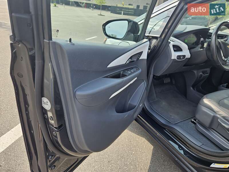 Хэтчбек Chevrolet Bolt EV 2018 в Киеве фото 37 Хэтчбек Chevrolet Bolt EV 2018 в Киеве