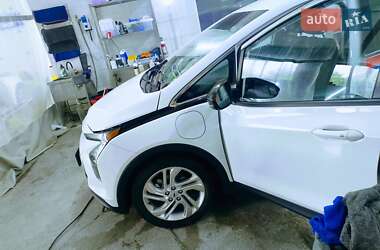 Хэтчбек Chevrolet Bolt EV 2022 в 