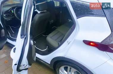 Хэтчбек Chevrolet Bolt EV 2022 в 