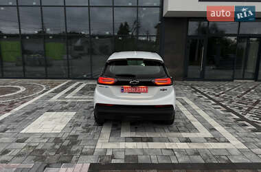 Хэтчбек Chevrolet Bolt EV 2022 в 