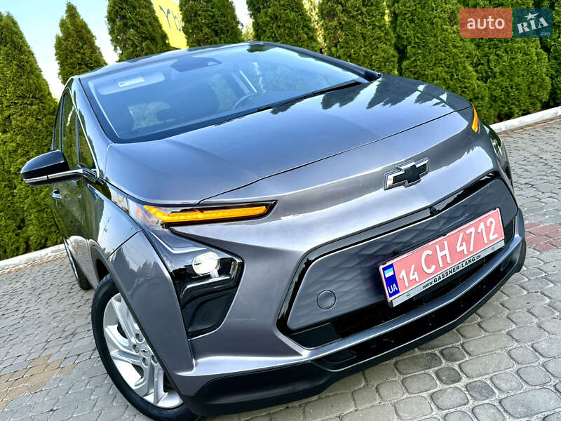 Хэтчбек Chevrolet Bolt EV 2022 в 