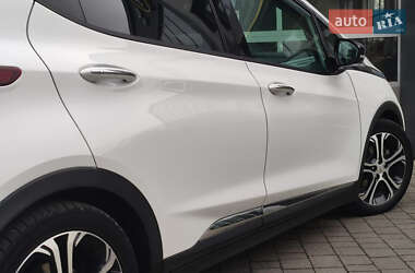 Хэтчбек Chevrolet Bolt EV 2018 в 