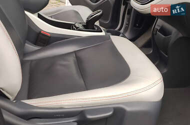 Хэтчбек Chevrolet Bolt EV 2018 в 