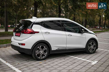 Хэтчбек Chevrolet Bolt EV 2017 в 