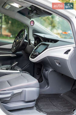 Хэтчбек Chevrolet Bolt EV 2017 в 