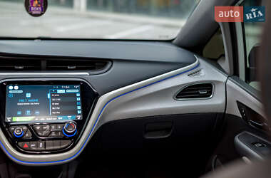 Хэтчбек Chevrolet Bolt EV 2017 в 