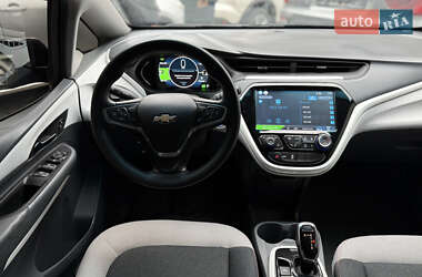 Хэтчбек Chevrolet Bolt EV 2017 в 