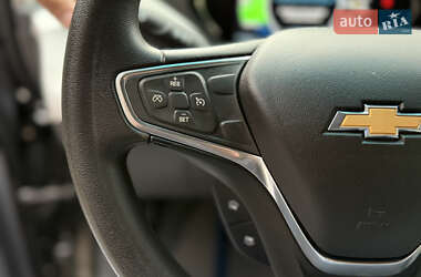 Хэтчбек Chevrolet Bolt EV 2017 в 