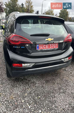 Хэтчбек Chevrolet Bolt EV 2020 в 