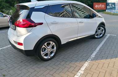 Хэтчбек Chevrolet Bolt EV 2020 в 
