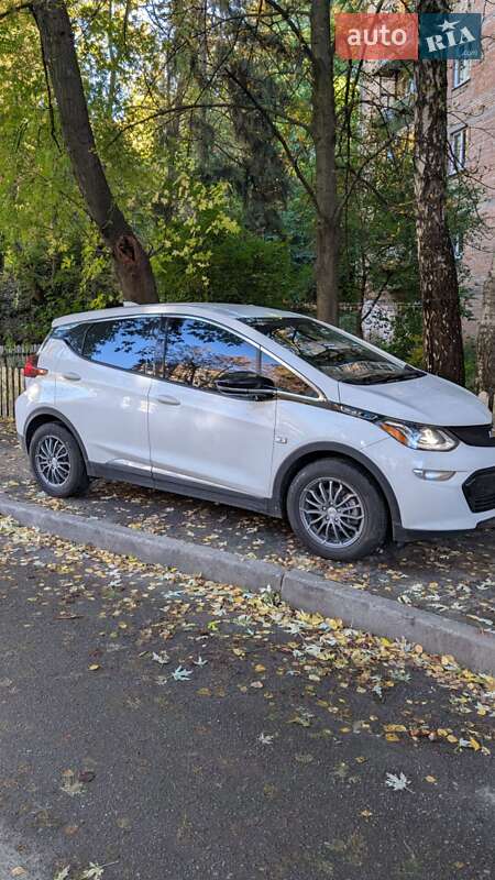 Хэтчбек Chevrolet Bolt EV 2017 в Киеве фото 3 Хэтчбек Chevrolet Bolt EV 2017 в Киеве