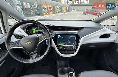 Хэтчбек Chevrolet Bolt EV 2017 в 