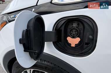 Хэтчбек Chevrolet Bolt EV 2017 в 