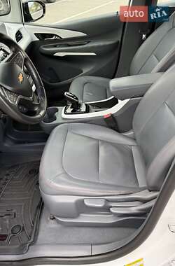Хэтчбек Chevrolet Bolt EV 2017 в 