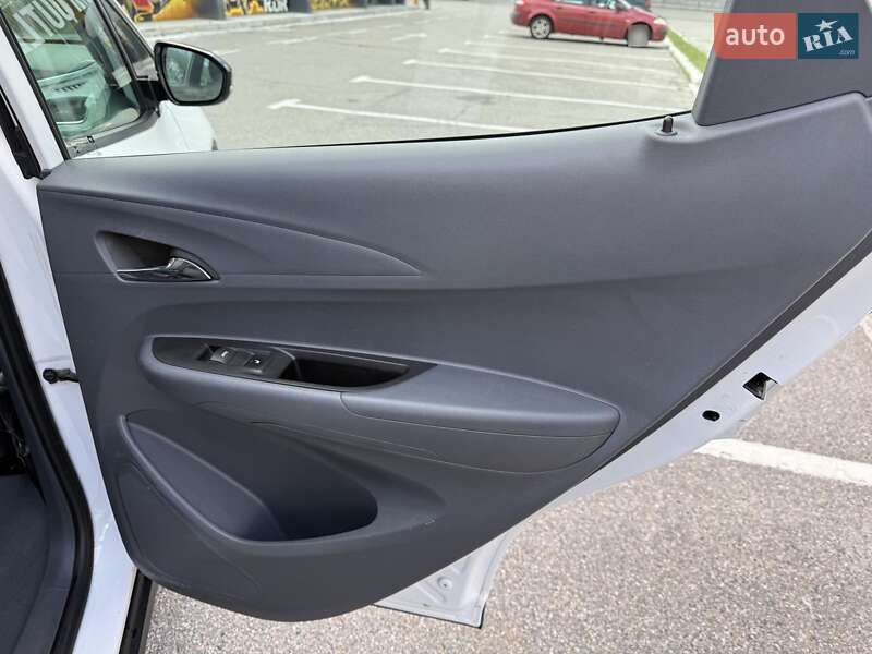 Хетчбек Chevrolet Bolt EV 2017 в Києві