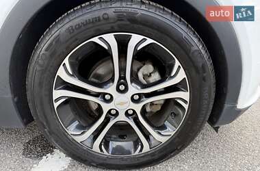 Хэтчбек Chevrolet Bolt EV 2017 в 