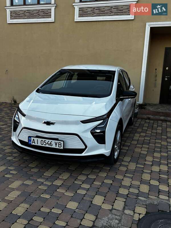 Хэтчбек Chevrolet Bolt EV 2023 в 