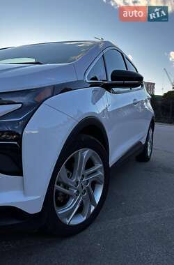 Хэтчбек Chevrolet Bolt EV 2023 в 