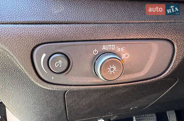 Хэтчбек Chevrolet Bolt EV 2022 в 