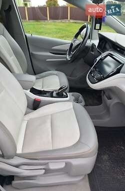 Хэтчбек Chevrolet Bolt EV 2017 в 