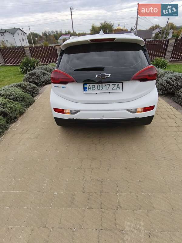 Хетчбек Chevrolet Bolt EV 2017 в Новояворівську