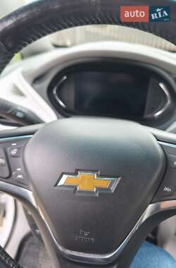 Хэтчбек Chevrolet Bolt EV 2017 в 