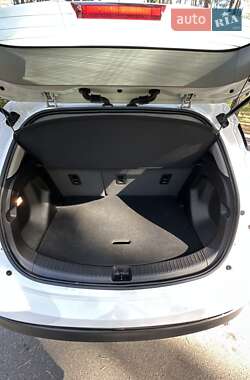 Хэтчбек Chevrolet Bolt EV 2022 в 