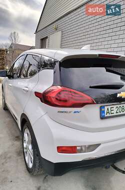 Хетчбек Chevrolet Bolt EV 2018 в  фото 3 Хетчбек Chevrolet Bolt EV 2018 в