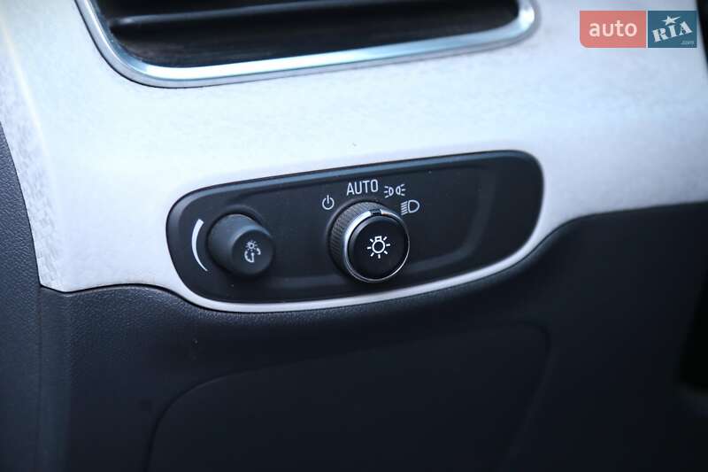 Хэтчбек Chevrolet Bolt EV 2018 в Киеве