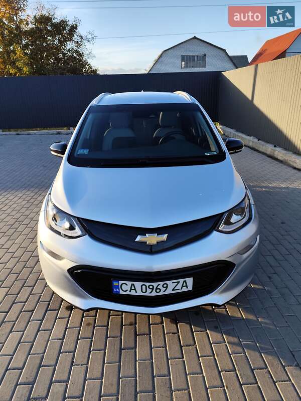 Хетчбек Chevrolet Bolt EV 2017 в Черкасах фото 4 Хетчбек Chevrolet Bolt EV 2017 в Черкасах